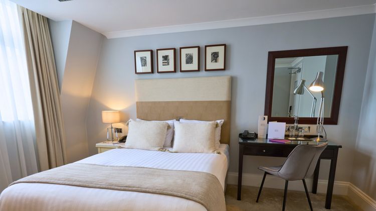 London Bridge Hotel Room