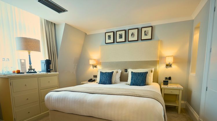 London Bridge Hotel Room
