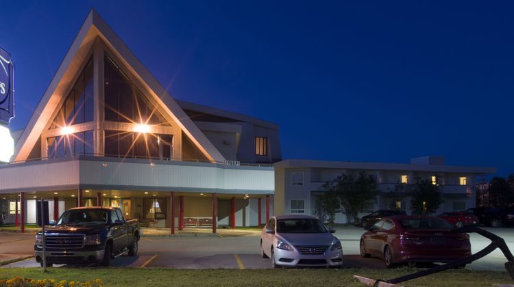 Albatross Hotel Exterior