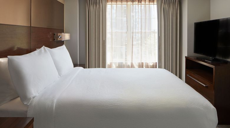 <b>Residence Inn Arlington Rosslyn Suite</b>. Images powered by <a href="https://www.leonardoworldwide.com/" title="Leonardo Worldwide" target="_blank">Leonardo</a>.