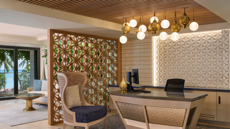 Espacio The Jewel Of Waikiki Lobby