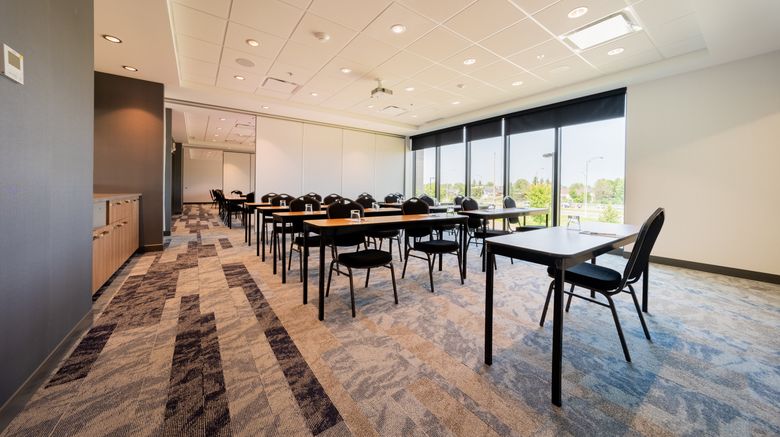 <b>Candlewood Suites Trois-Rivieres Ouest Meeting</b>. Images powered by <a href="https://www.leonardoworldwide.com/" title="Leonardo Worldwide" target="_blank">Leonardo</a>.