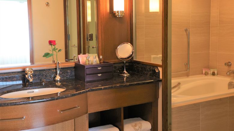 <b>Imperial Hotel Tokyo Room</b>. Images powered by <a href="https://www.leonardoworldwide.com/" title="Leonardo Worldwide" target="_blank">Leonardo</a>.