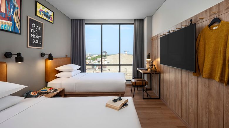 <b>Moxy Solo Room</b>. Images powered by <a href="https://www.leonardoworldwide.com/" title="Leonardo Worldwide" target="_blank">Leonardo</a>.
