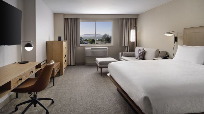 <b>Courtyard San Francisco Airport Room</b>. Images powered by <a href="https://www.leonardoworldwide.com/" title="Leonardo Worldwide" target="_blank">Leonardo</a>.