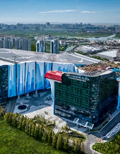 Crowne Plaza Snow World