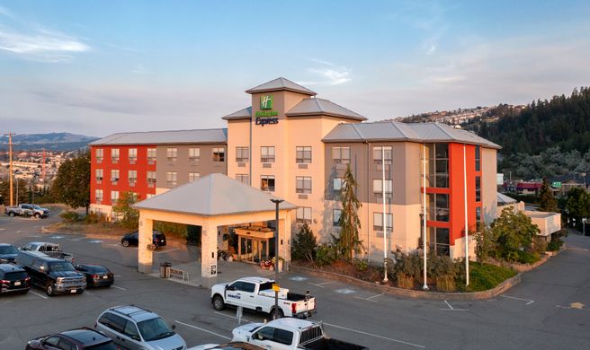 Holiday Inn Express Exterior