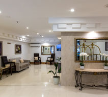 Fino Hotel & Suites Lobby