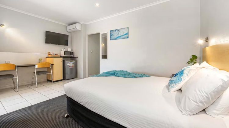 Alara Motor Inn Room