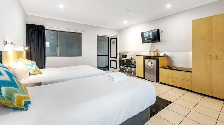 Alara Motor Inn Room