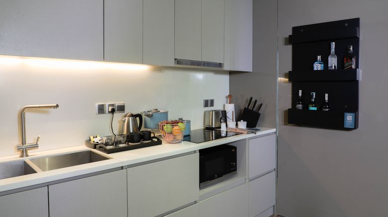 <b>Oakwood Makati Avenue Room</b>. Images powered by <a href="https://www.leonardoworldwide.com/" title="Leonardo Worldwide" target="_blank">Leonardo</a>.