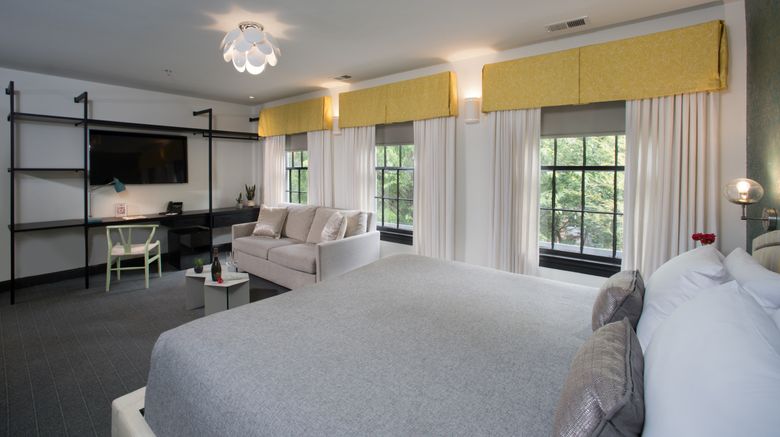 <b>The Poppy Georgetown Room</b>. Images powered by <a href="https://www.leonardoworldwide.com/" title="Leonardo Worldwide" target="_blank">Leonardo</a>.