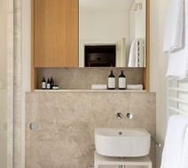 Cavendish Apartments Room