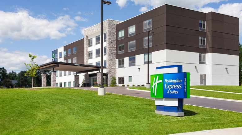 <b>Holiday Inn Express & Suites Reedsburg Exterior</b>. Images powered by <a href="https://www.leonardoworldwide.com/" title="Leonardo Worldwide" target="_blank">Leonardo</a>.