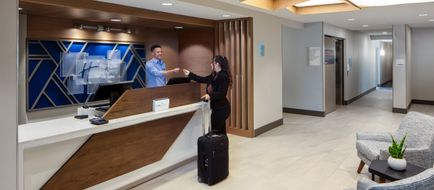 Holiday Inn Express Turlock Exterior