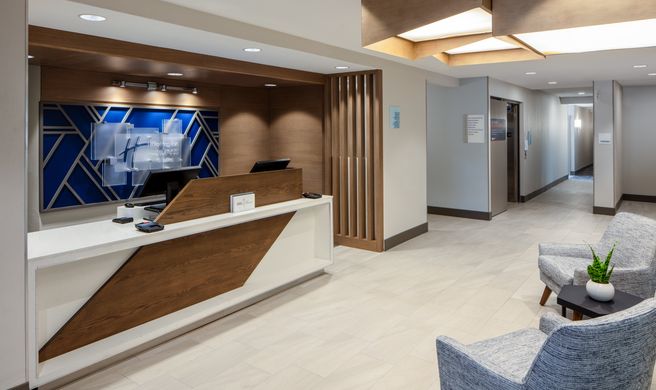 Holiday Inn Express Turlock Exterior