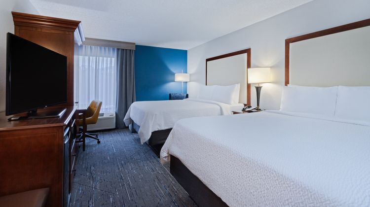 Holiday Inn Express & Suites Riverfront Room