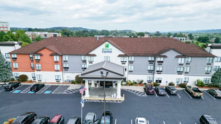 Holiday Inn Express Exterior