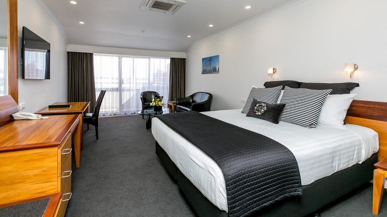 <b>Plymouth International Room</b>. Images powered by <a href="https://www.leonardoworldwide.com/" title="Leonardo Worldwide" target="_blank">Leonardo</a>.