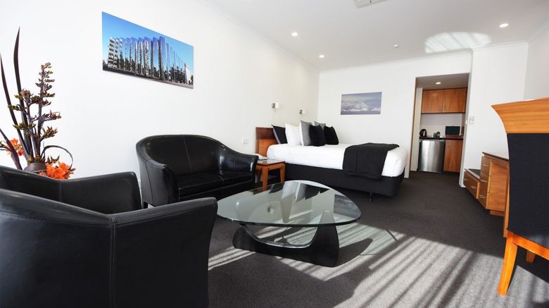 <b>Plymouth International Room</b>. Images powered by <a href="https://www.leonardoworldwide.com/" title="Leonardo Worldwide" target="_blank">Leonardo</a>.