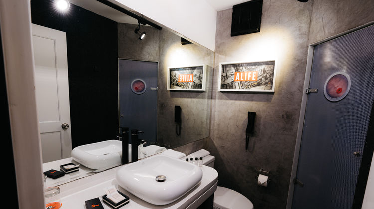 BTH Hotel Room