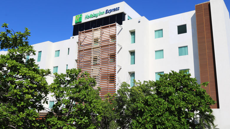 Holiday Inn Express Cd del Carmen Exterior. Images powered by <a href=https://www.travelweekly-asia.com/Hotels/Ciudad-del-Carmen-Mexico/