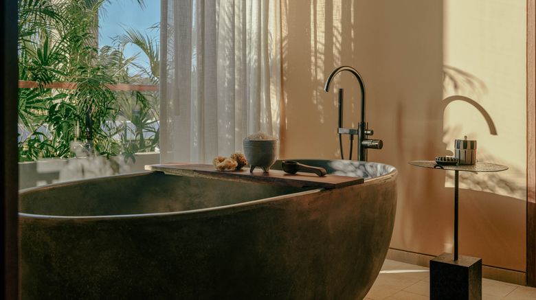 <b>Rosewood Mandarina Suite</b>. Images powered by <a href="https://www.leonardoworldwide.com/" title="Leonardo Worldwide" target="_blank">Leonardo</a>.