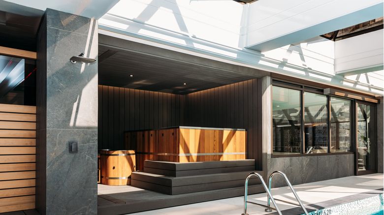 <b>InterContinental Wellington Pool</b>. Images powered by <a href="https://www.leonardoworldwide.com/" title="Leonardo Worldwide" target="_blank">Leonardo</a>.