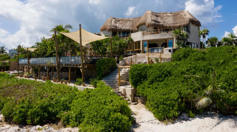 <b>Mezzanine Beach</b>. Images powered by <a href="https://www.leonardoworldwide.com/" title="Leonardo Worldwide" target="_blank">Leonardo</a>.