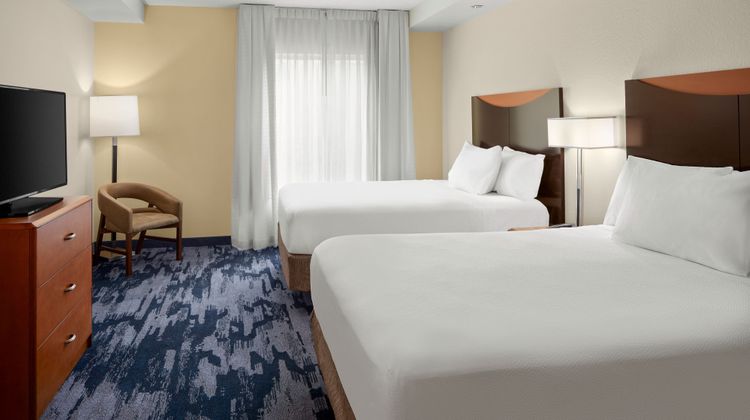 Fairfield Inn & Suites Bedford Suite