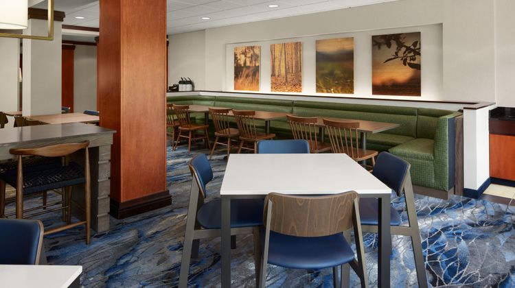 Fairfield Inn & Suites Bedford Restaurant