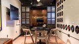 <b>Moxy Nashville Downtown Room</b>. Images powered by <a href="https://www.leonardoworldwide.com/" title="Leonardo Worldwide" target="_blank">Leonardo</a>.
