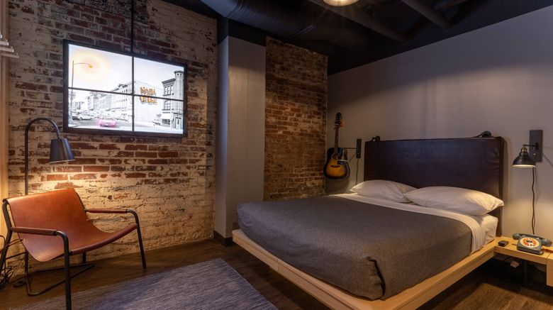 <b>Moxy Nashville Downtown Room</b>. Images powered by <a href="https://www.leonardoworldwide.com/" title="Leonardo Worldwide" target="_blank">Leonardo</a>.