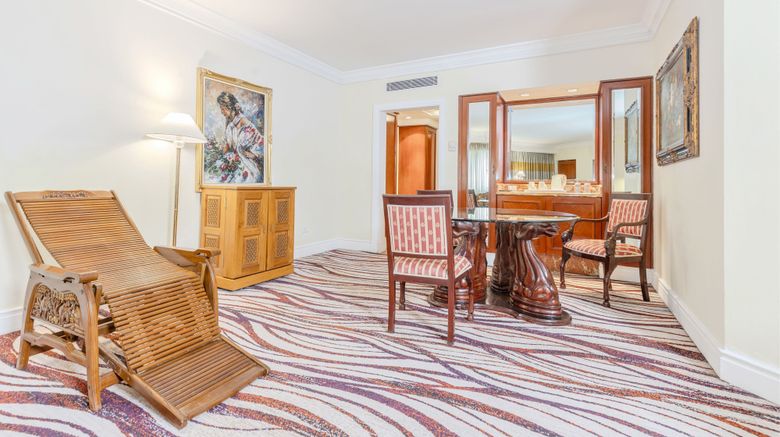 <b>Le Royal Meridien Chennai Suite</b>. Images powered by <a href="https://www.leonardoworldwide.com/" title="Leonardo Worldwide" target="_blank">Leonardo</a>.