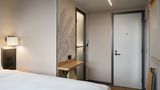 <b>Four Points Express by Sheraton London Room</b>. Images powered by <a href="https://www.leonardoworldwide.com/" title="Leonardo Worldwide" target="_blank">Leonardo</a>.