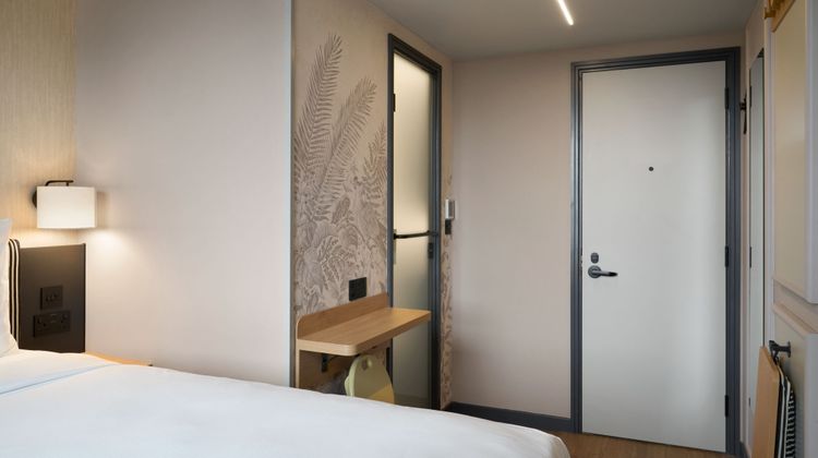 Four Points Express by Sheraton London Room