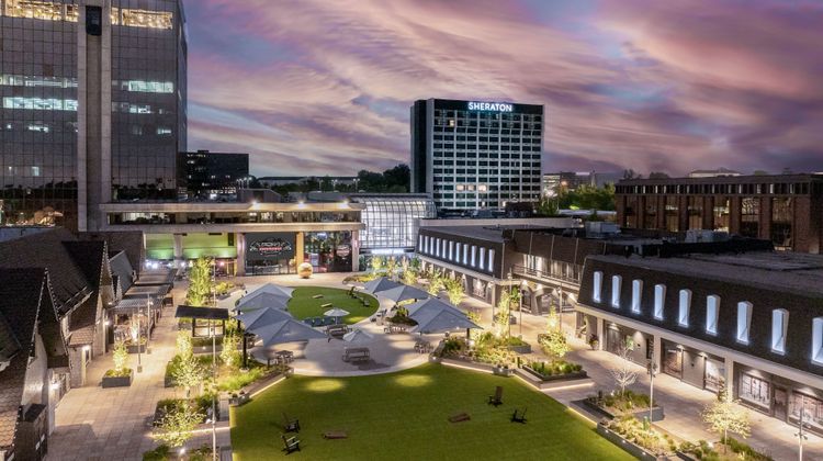 Sheraton Westport Plaza Hotel St. Louis Exterior