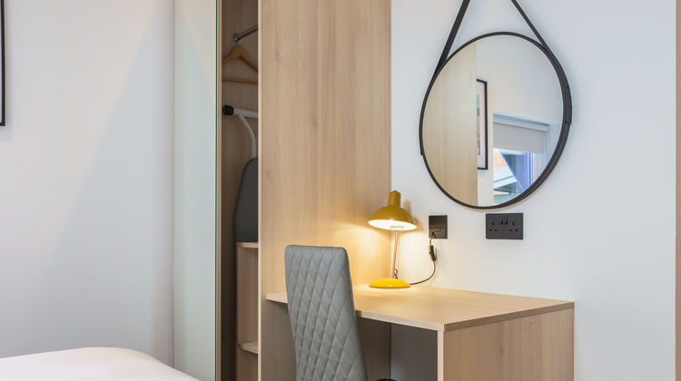 Holyrood Aparthotel Room