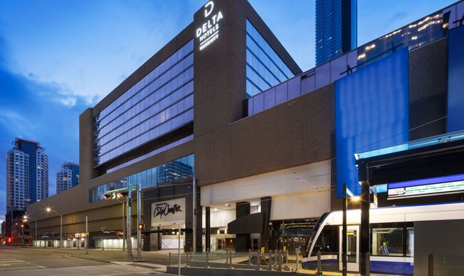 Delta Hotels Edmonton Centre Suites Exterior