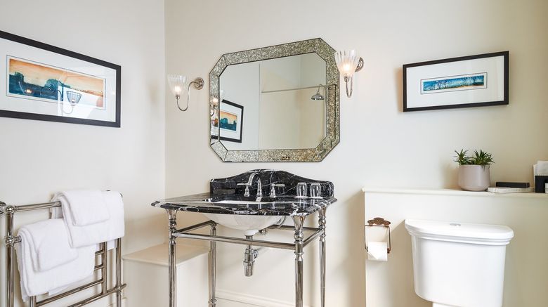 <b>The Roseate Edinburgh Suite</b>. Images powered by <a href="https://www.leonardoworldwide.com/" title="Leonardo Worldwide" target="_blank">Leonardo</a>.