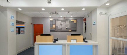 Holiday Inn Express Hotel & Suites Exterior