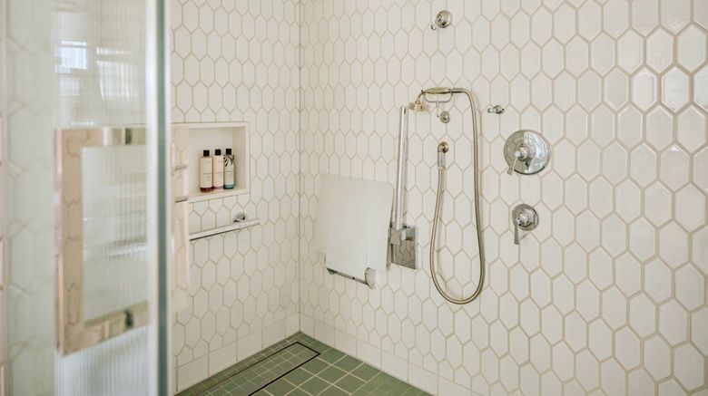 <b>White City House Room</b>. Images powered by <a href="https://www.leonardoworldwide.com/" title="Leonardo Worldwide" target="_blank">Leonardo</a>.