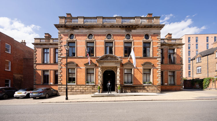 Cathedral Quarter Hotel Exterior