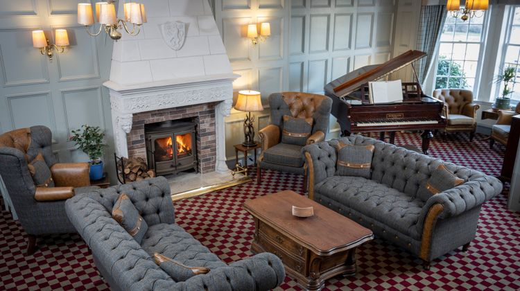 Knipoch Hotel Lobby