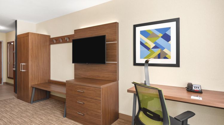 Holiday Inn Express Room