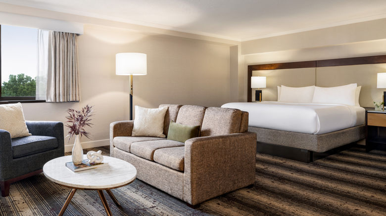 <b>Crowne Plaza Hotel Suite</b>. Images powered by <a href="https://www.leonardoworldwide.com/" title="Leonardo Worldwide" target="_blank">Leonardo</a>.