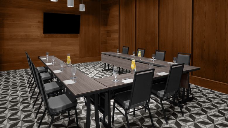 <b>Renaissance Columbus Westerville-Polaris Meeting</b>. Images powered by <a href="https://www.leonardoworldwide.com/" title="Leonardo Worldwide" target="_blank">Leonardo</a>.