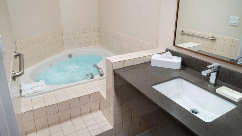 <b>Fairfield Inn & Suites Bend Downtown Pool</b>. Images powered by <a href="https://www.leonardoworldwide.com/" title="Leonardo Worldwide" target="_blank">Leonardo</a>.