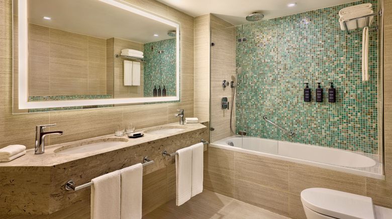 <b>Sheraton Zagreb Hotel Room</b>. Images powered by <a href="https://www.leonardoworldwide.com/" title="Leonardo Worldwide" target="_blank">Leonardo</a>.