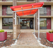 HomeTowne Studios Huntsville-Madison Exterior
